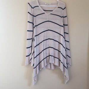 Flowy long sided sweater